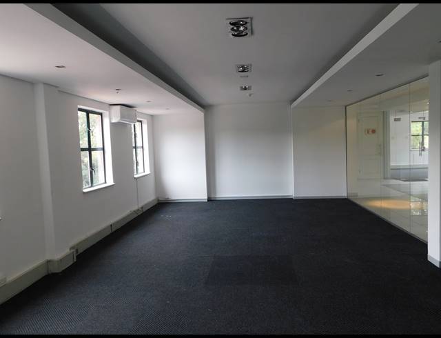 446M² OFFICE TO LET IN HYDE PARK